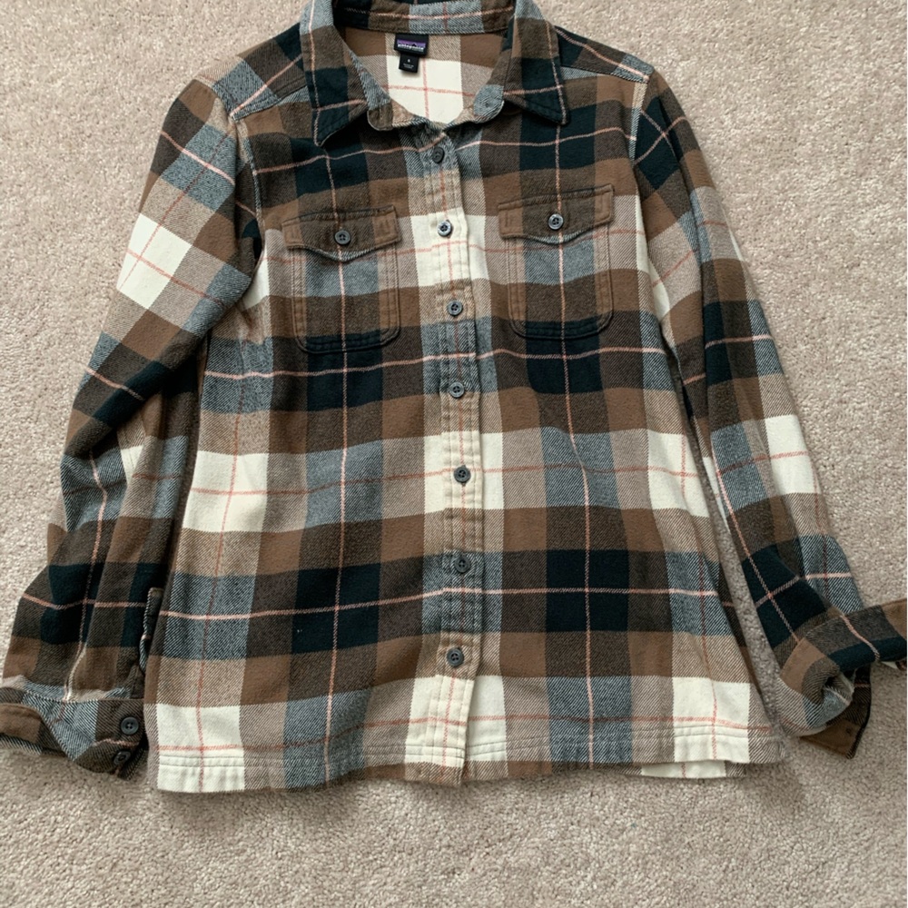 Patagonia plaid flannel button down
